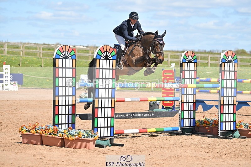 240420A-145756-11908 - Cls 7, 2 Star Medium Tour 1.35m