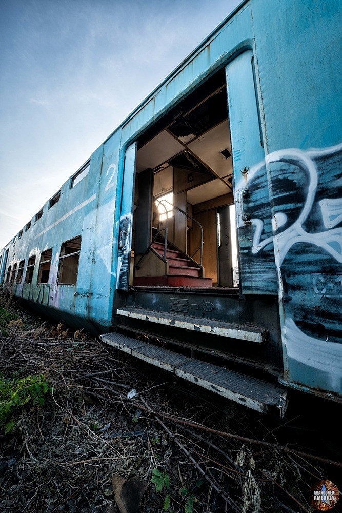 Abandoned Romanian Train Steps - Abandoned Miscellania In Romania