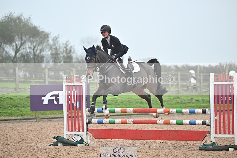 241103A-102638-06644 - SUN Cls 18 British Novice and 90cm Open