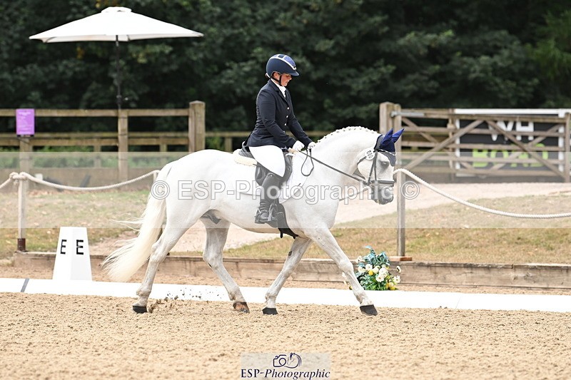 250808A-110225-00549 - 080-Becky.AndrewsTyan.Talk.of.the.town