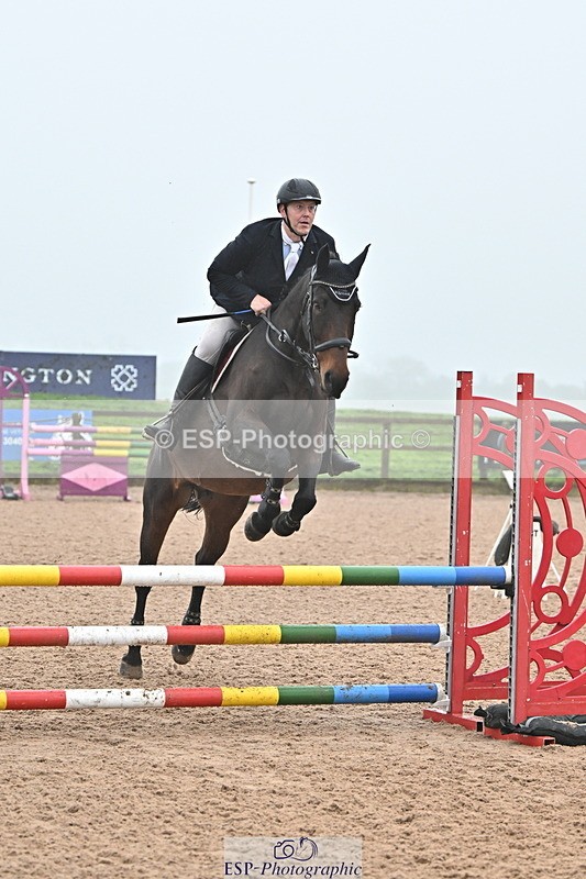 241103A-111905-06986 - SUN Cls 18 British Novice and 90cm Open