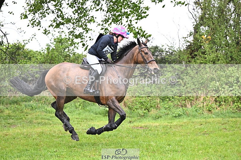 250418-123415-03023 - 080-Tichy.Sanders-SPARHANGER.VELVET