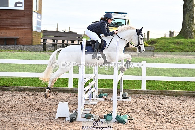 241206-100141-00146 - Cls 2 British Novice and 90cm Open