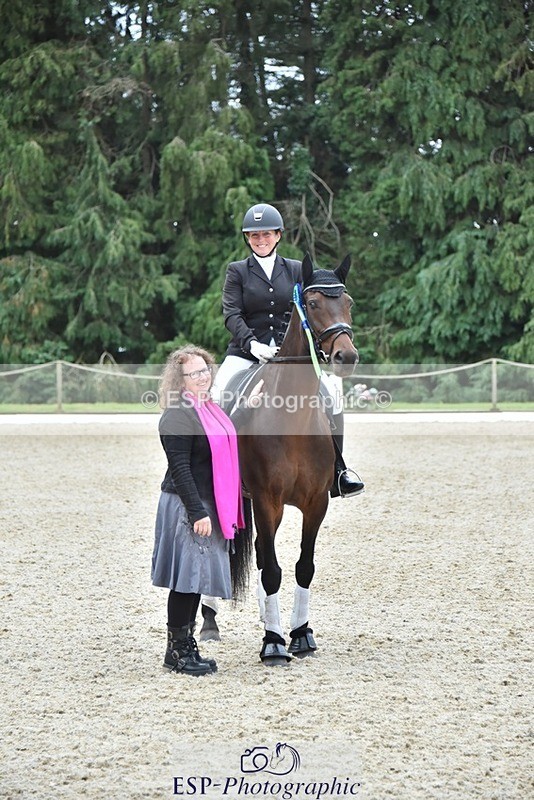 230813-182004-08831 - Medium Silver Presentations