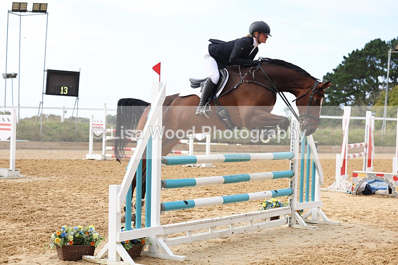3E7A0506 - Class 13: Senior Newcomers/1.10m open