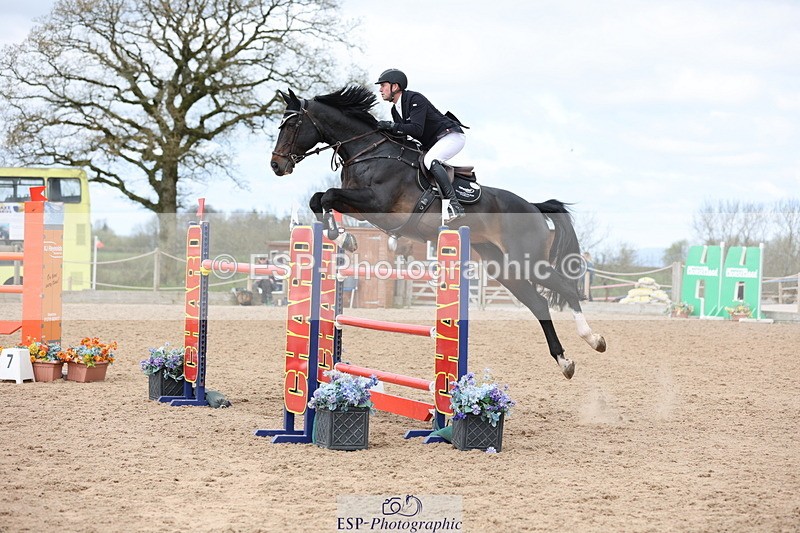 240419A-124724-07438 - Cls 6, 2 Star Medium Tour 1.35m