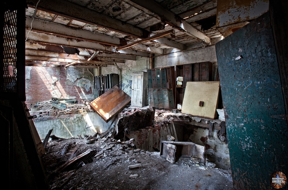 Fort Pitt Casting Co. (McKeesport, PA) | Collapsed Locker Room - Fort Pitt Casting