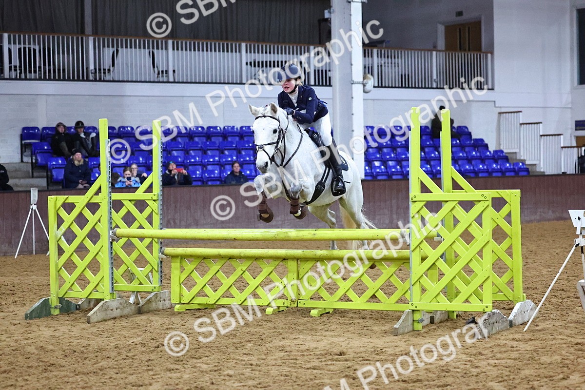 SBM_002776 - Class 6 - Holly & Ivy Stakes - 90cm