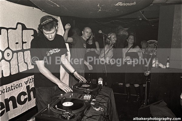 24 mark-rae - Friends-&-Family @ the-roadhouse 16.12.00