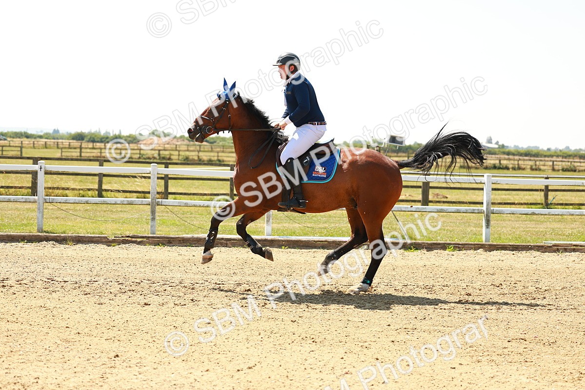 SBM_001423 - Class 4 - Senior Newcomers - 1.10m
