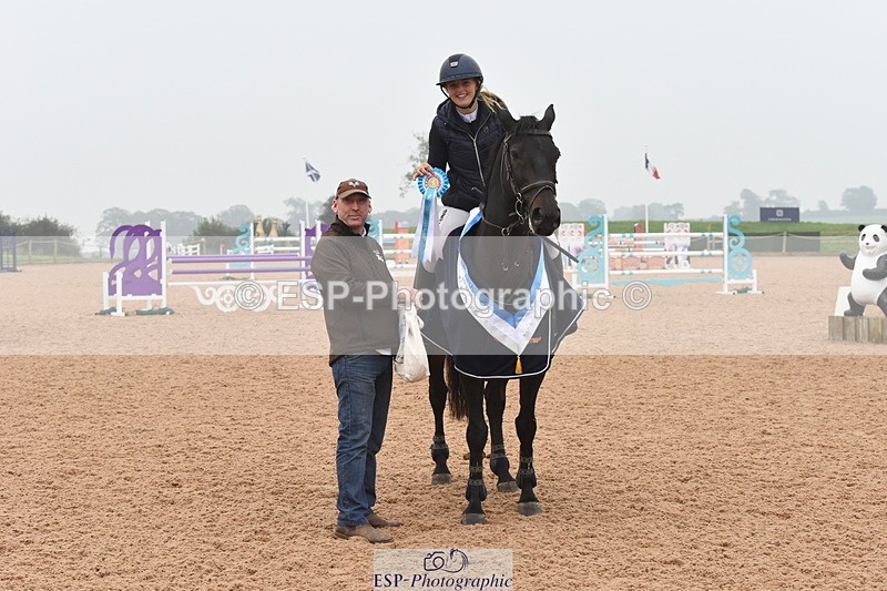 230916A-171112-05769 - Cls 19 Snr 1.10m Derby