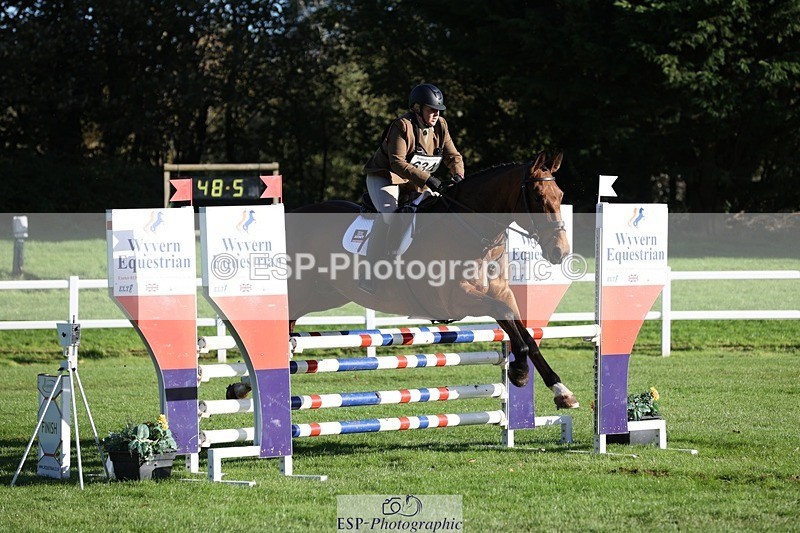 231022-101157-24380 - 634-PEMBROKE.MASTER.PIECE-Joanna.Dunn-TrotUp+SJ