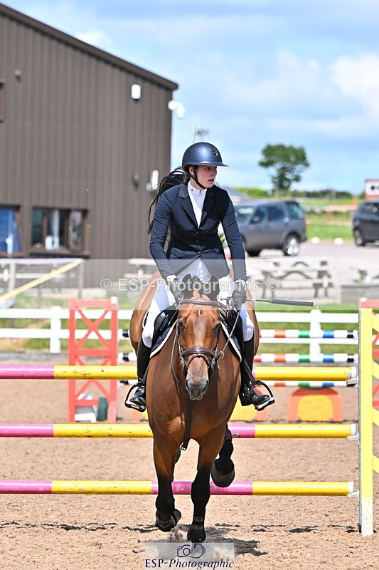 240619A-153216-00853 - Cls 5 Snr Foxhunter and 1.20m Open