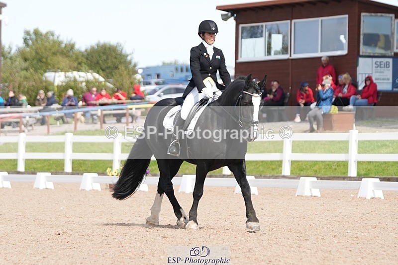 250906-140215-03844 - 021-Francesca.TurnerAlbie