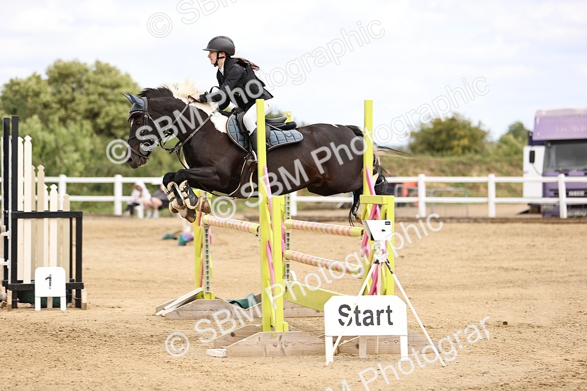 SBM_000341 - Class 4 - 1m showjumping