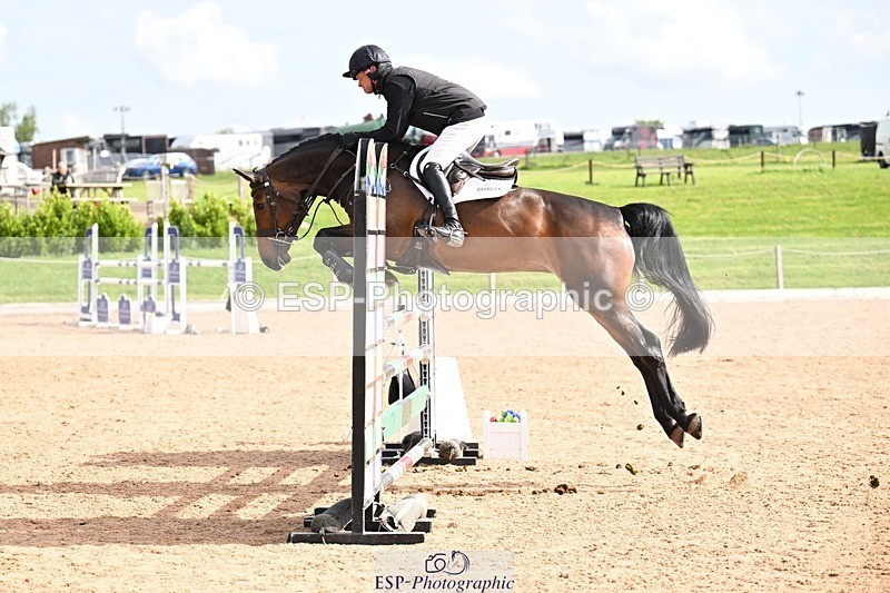 260507-100904-01406 - Cls 1 Snr Foxhunter