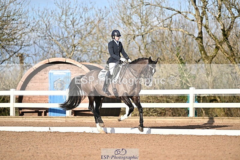 241214-111204-01323 - 144-Natasha.Rumble-Week.Orchard.Leo