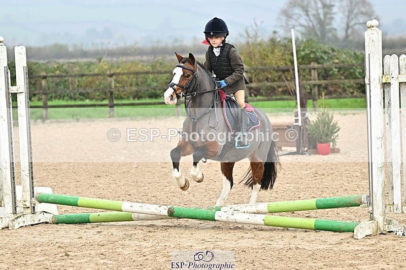 241110-102724-00304 - 40cm Showjumping