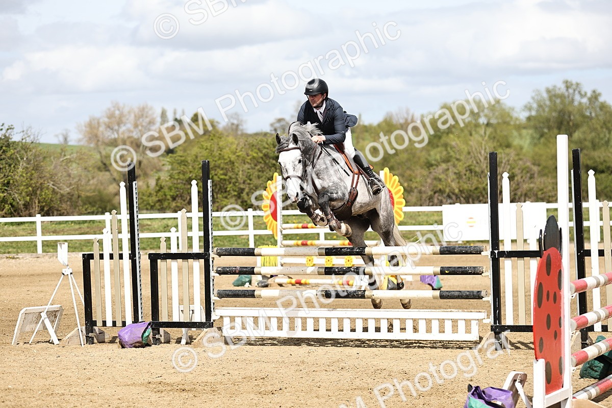 SBM_001076 - Class 4 - Senior Newcomers - 1.10m
