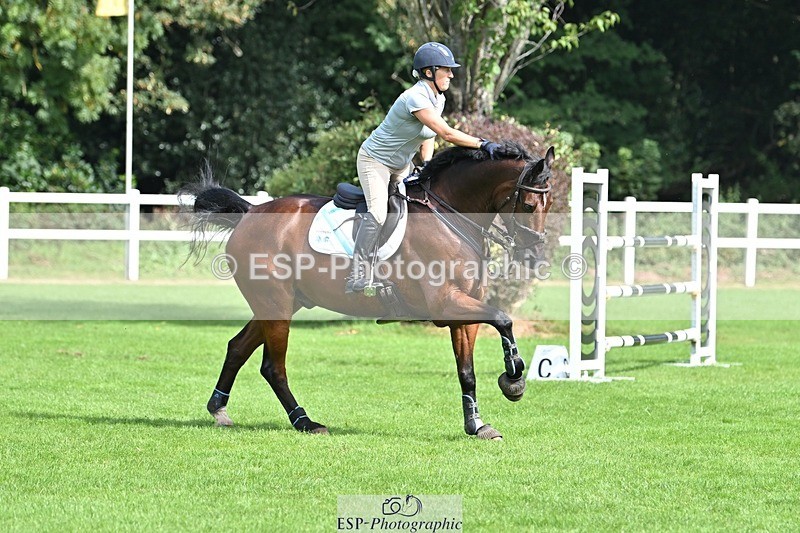 230909-124413-05529 - Cls 11 Snr Foxhunter & 1.20m Open