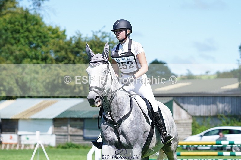 240811A-140456-04172 - 252-