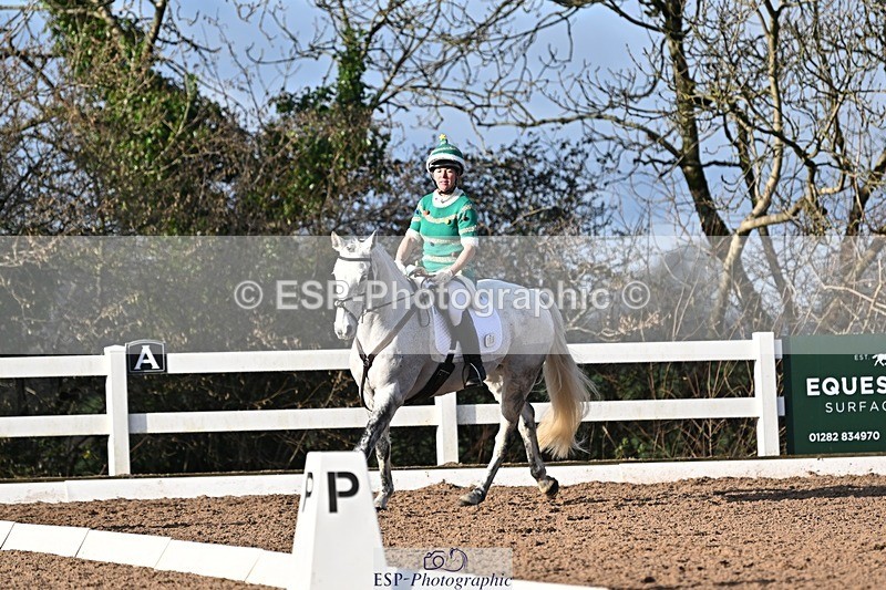 241214-111717-01361 - 105-Janine.Paterson-Machas.Grey