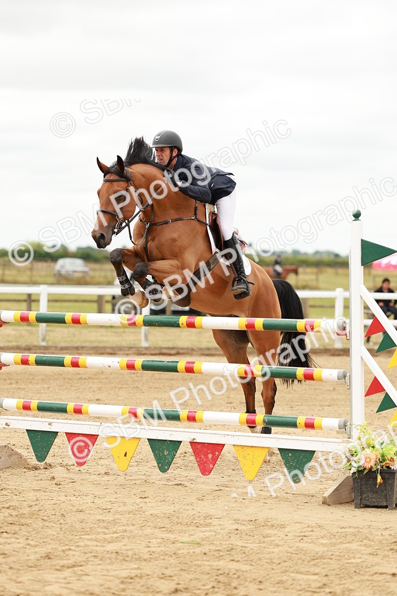 SBM_017675 - Class 21 - Senior Newcomers Championship 2d Rd