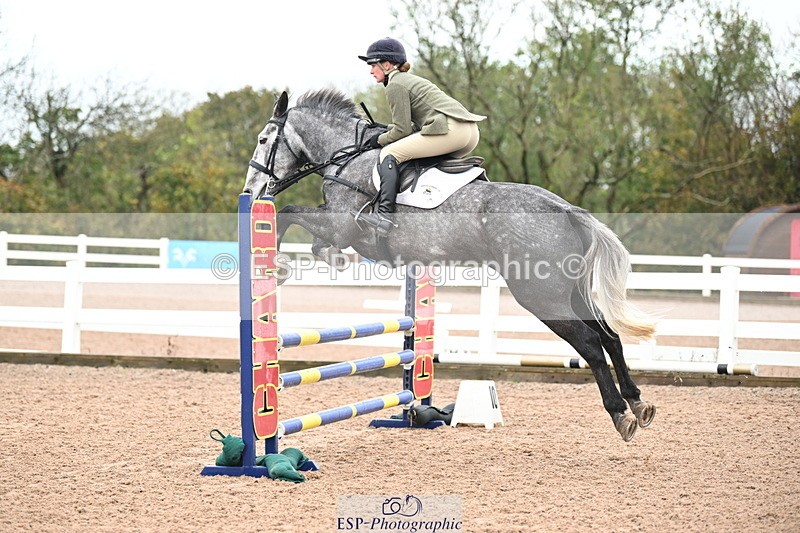 241023A-112212-00529 - Cls 1 British Novice and 90cm Open