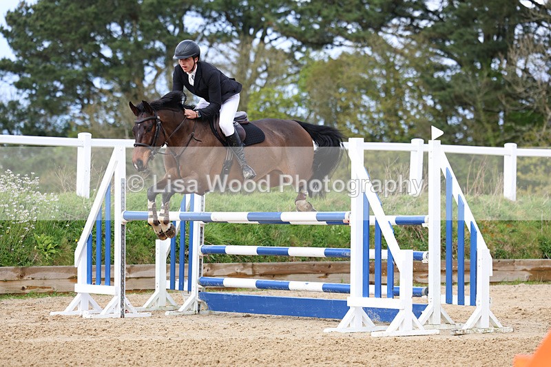 3E7A1963 - Class 7: Senior Newcomers/1.10m open