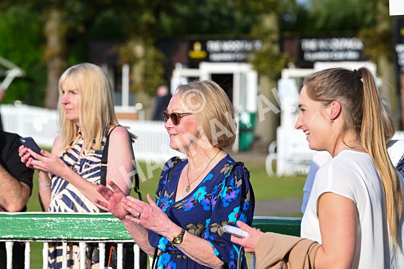 160924-Race 8-Sparkling Red-3407 - Race 8