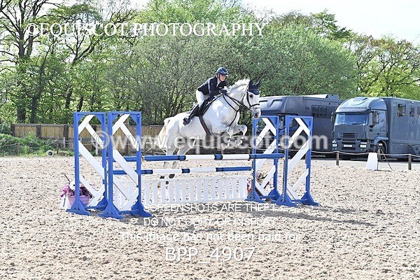 BPP_4907 - SUN CLASS 25 Senior Newcomers/ 1.10m Open