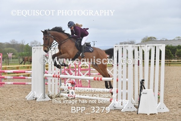 BPP_3279 - CLASS 14 SUN Senior BritiNovice/ 90cm Open