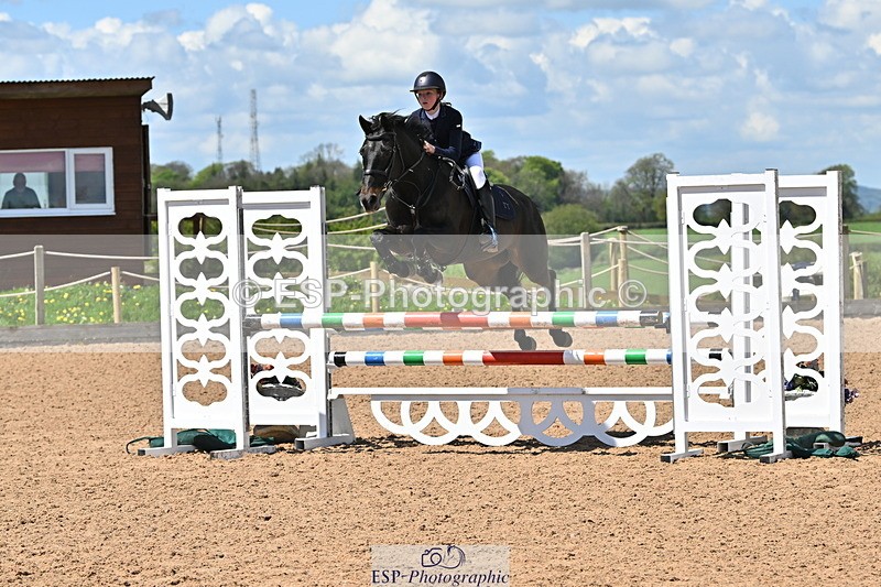 240504A-125611-01672 - Cls 4 Blue Chip Pony Newcomers & 1m Open