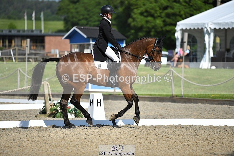 230525-093544-01629 - 306-JELSON-Lucy_Collecott-WEDTrotUp+DR