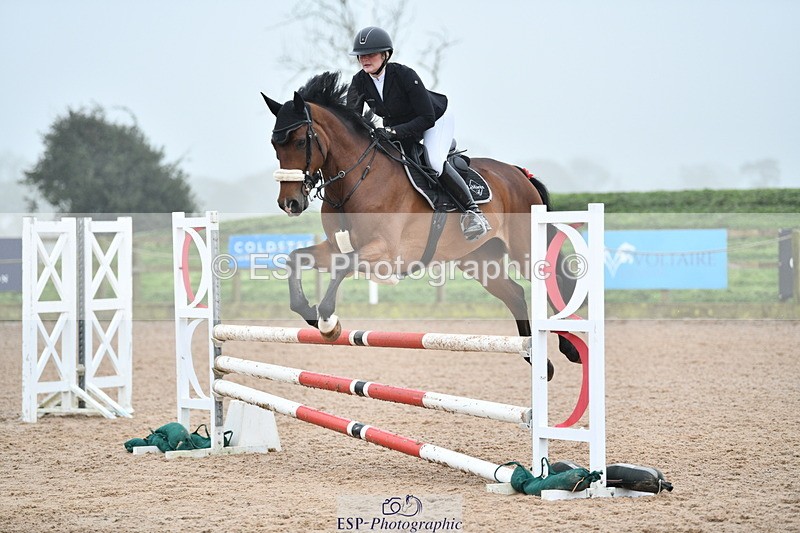 241102A-114717-04405 - SAT Cls 9 British Novice and 90cm Open