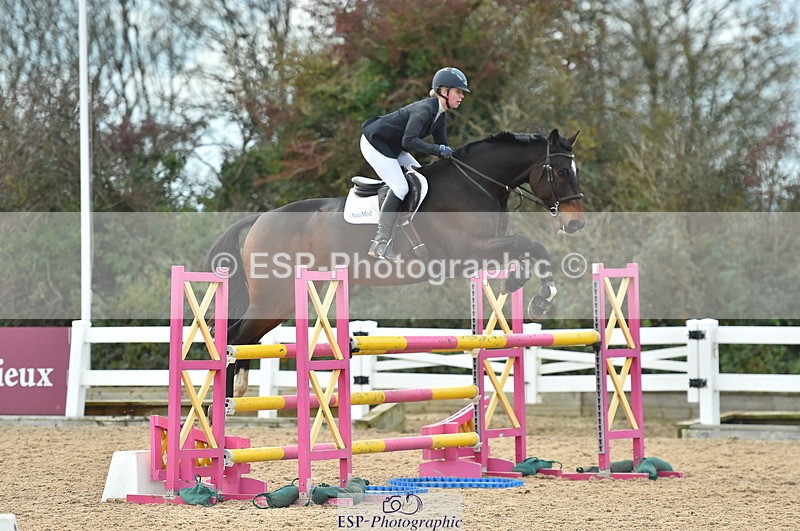 231111A-122722-01849 - Cls 12 Newcomers & 1.10m Open