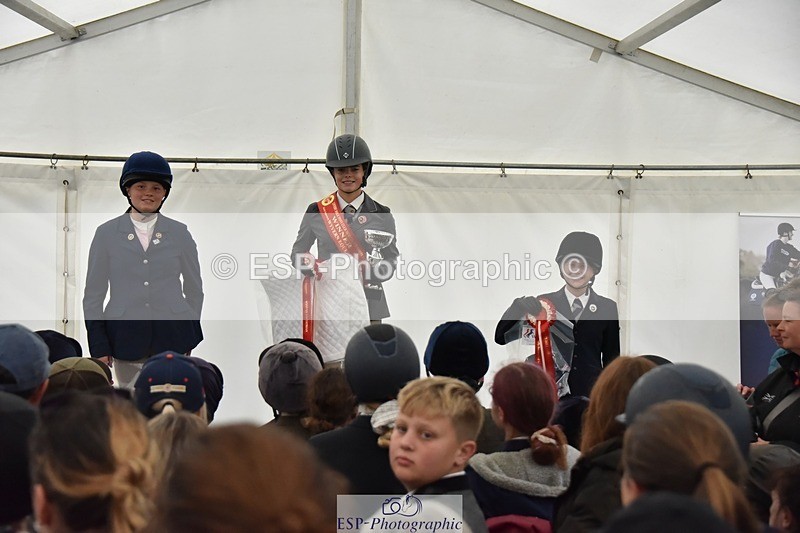 230825-171254-12988 - Friday 60cm and 70cm presentations