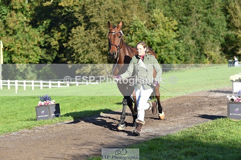 231022-102026-22422 - 433-WILLIAM-Laura.Sharpe-TrotUp+SJ