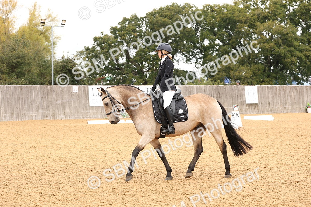 SBM_44009 - D6 - Small Tour Championship Intro 4