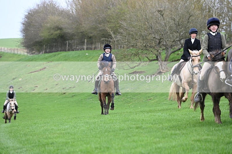 WJ6_9344 - Line Three