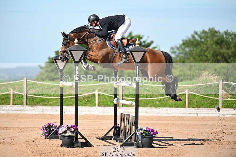 240719A-104212-10119 - Cls 2, 3 Star Small Tour 1.40m