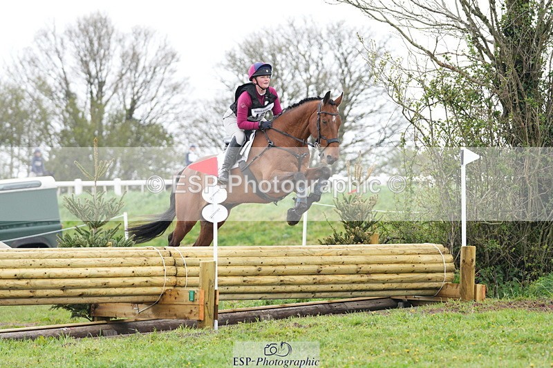 250419-104919-09108 - 459-Ella.Otto-SUMMERBRIDGE.TIPP