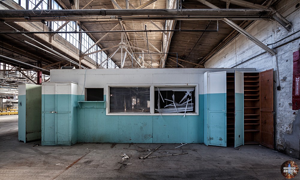 Syracuse China (Syracuse, NY) | Broken Blinds - Syracuse China