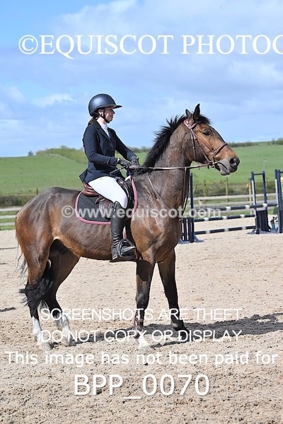 BPP_0070 - CLASS 19 SUN Senior British Novice/ 90cm Open