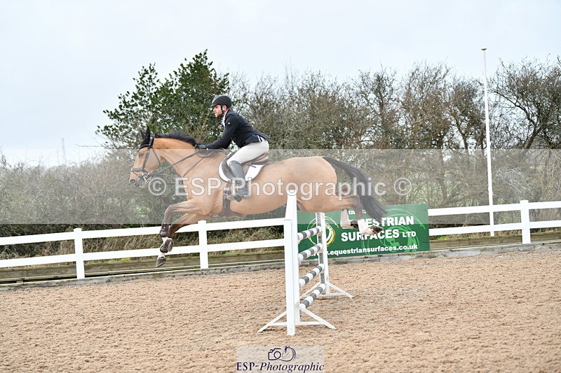 240124A-124511-00529 - Cls 3 Newcomers & 1.10m Open