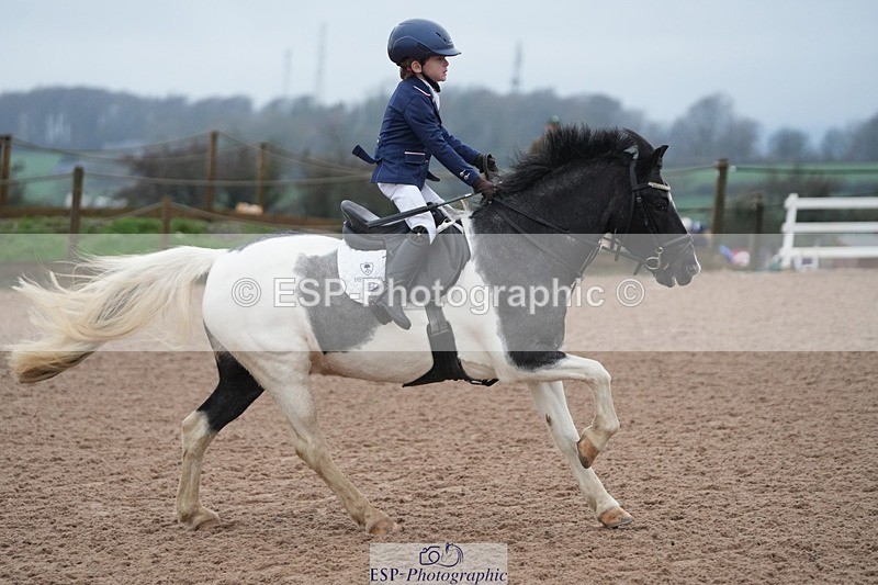 251116-094320-01399 - Cls 18 Clear Round 50cm