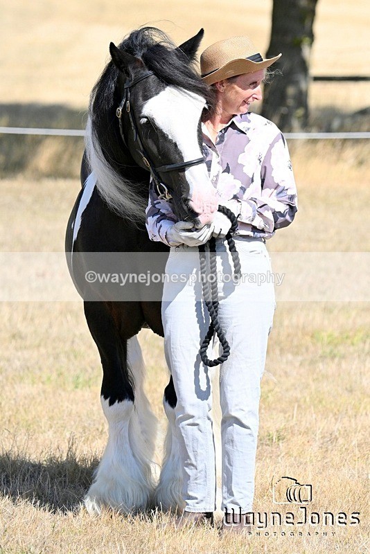 WJ7_9307 - Kellie and Nancy at Swallowfield 31-08-26