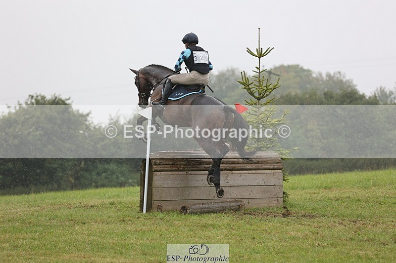 240901A-140622-09480 - 329-Hanna.Bertorelli-BWTH.CLASSIC.CUT