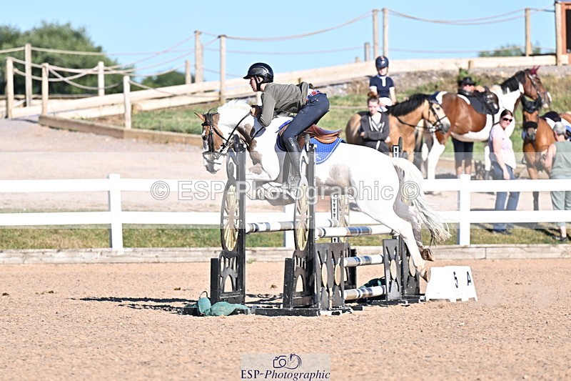 250708A-181140-00424 - 90cm Classes