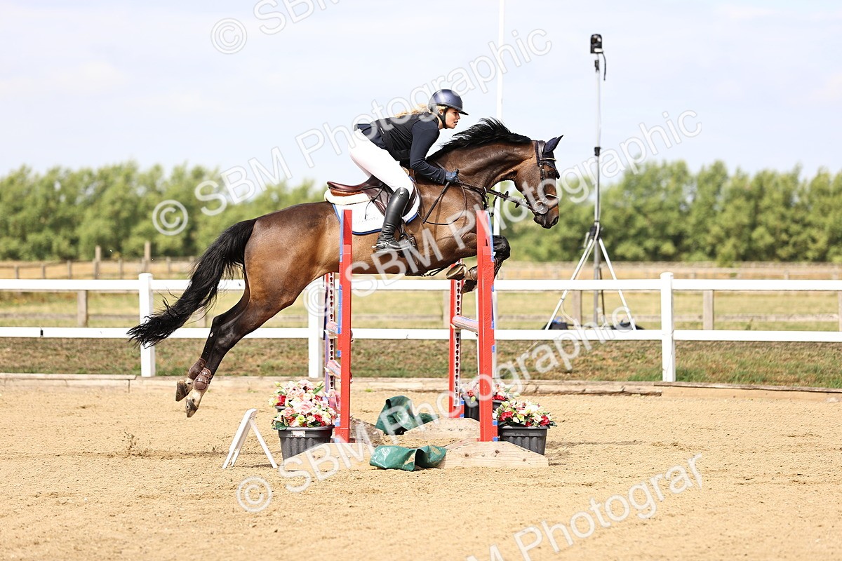 SBM_009620 - Class 8 - Senior Newcomers - 1.10  Open